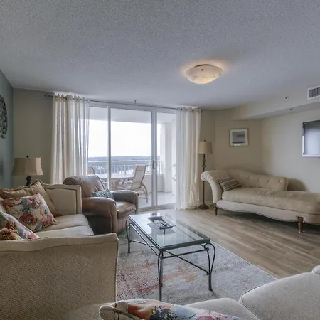 Yacht Club Villas #1-1001 Condo